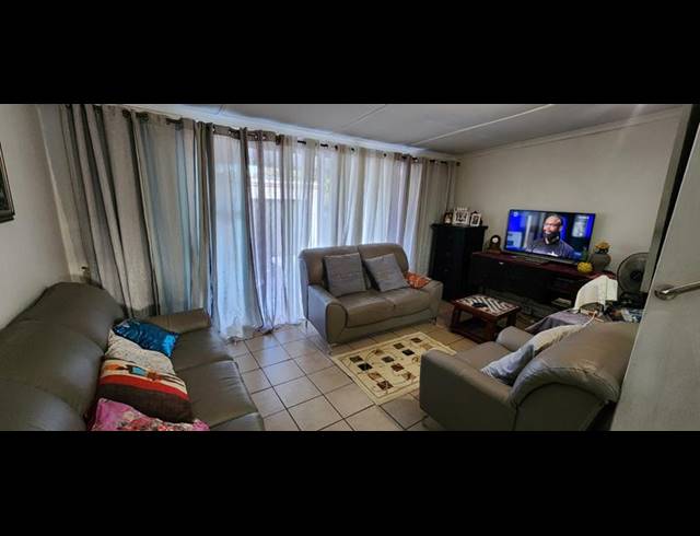 2 BEDROOM HOUSE FOR SALE IN SAICCOR